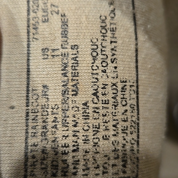 BOGS KID'S RAIN BOOTS WITH PIRATE PATTERN. SIZE 11. UNISEX. - Picture 4 of 12